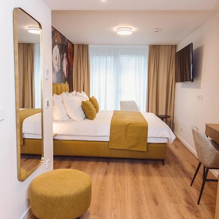 Hotel Am Rathaus Freiburg Bagian luar foto