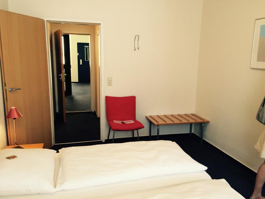 Hotel Am Rathaus Freiburg Bagian luar foto