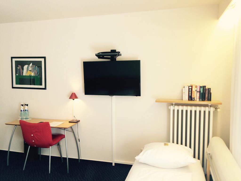 Hotel Am Rathaus Freiburg Bagian luar foto