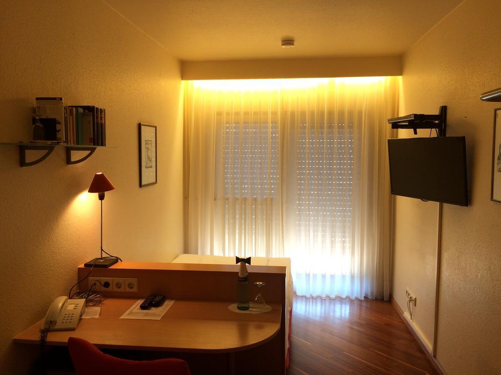Hotel Am Rathaus Freiburg Bagian luar foto