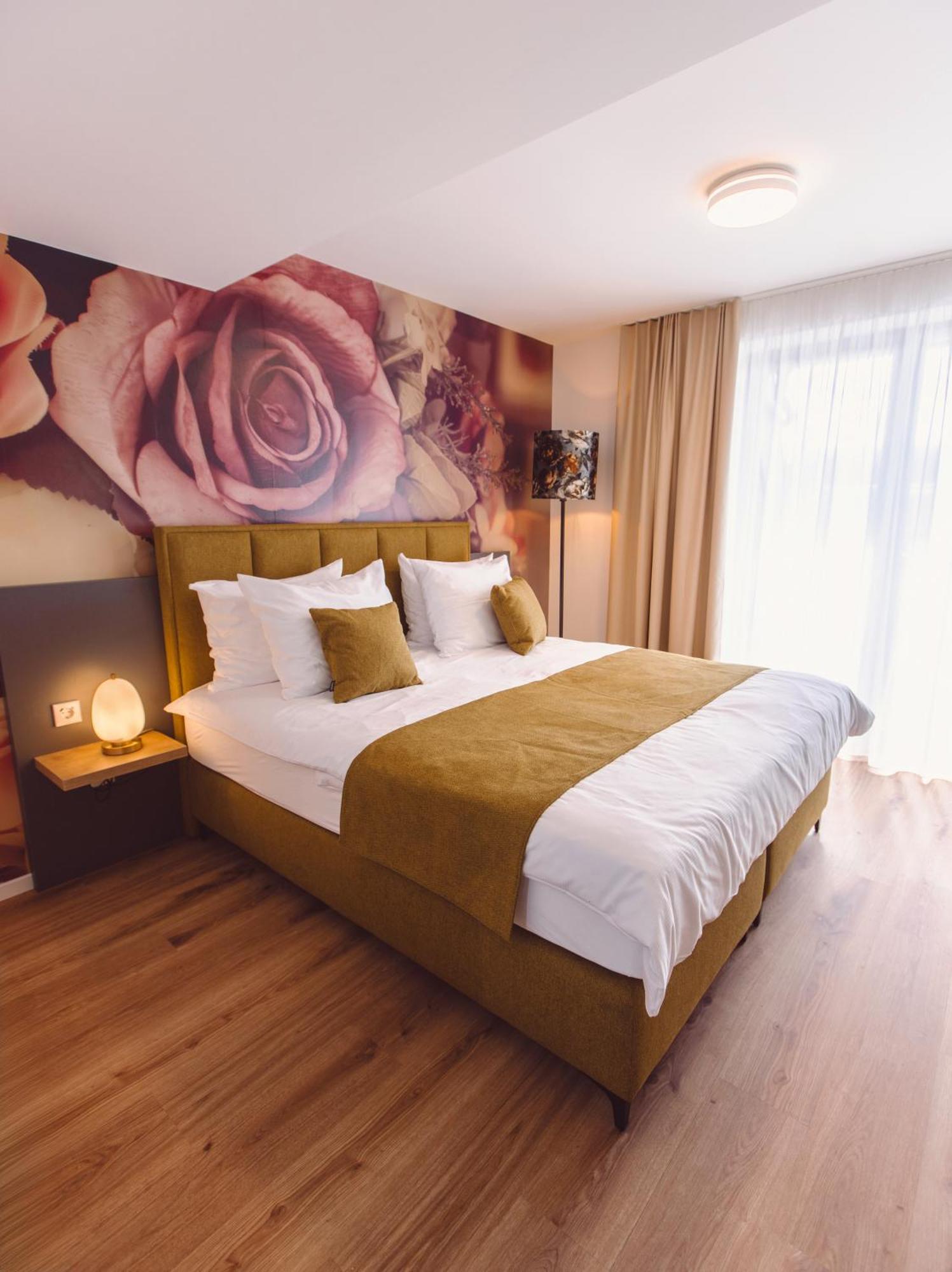 Hotel Am Rathaus Freiburg Bagian luar foto