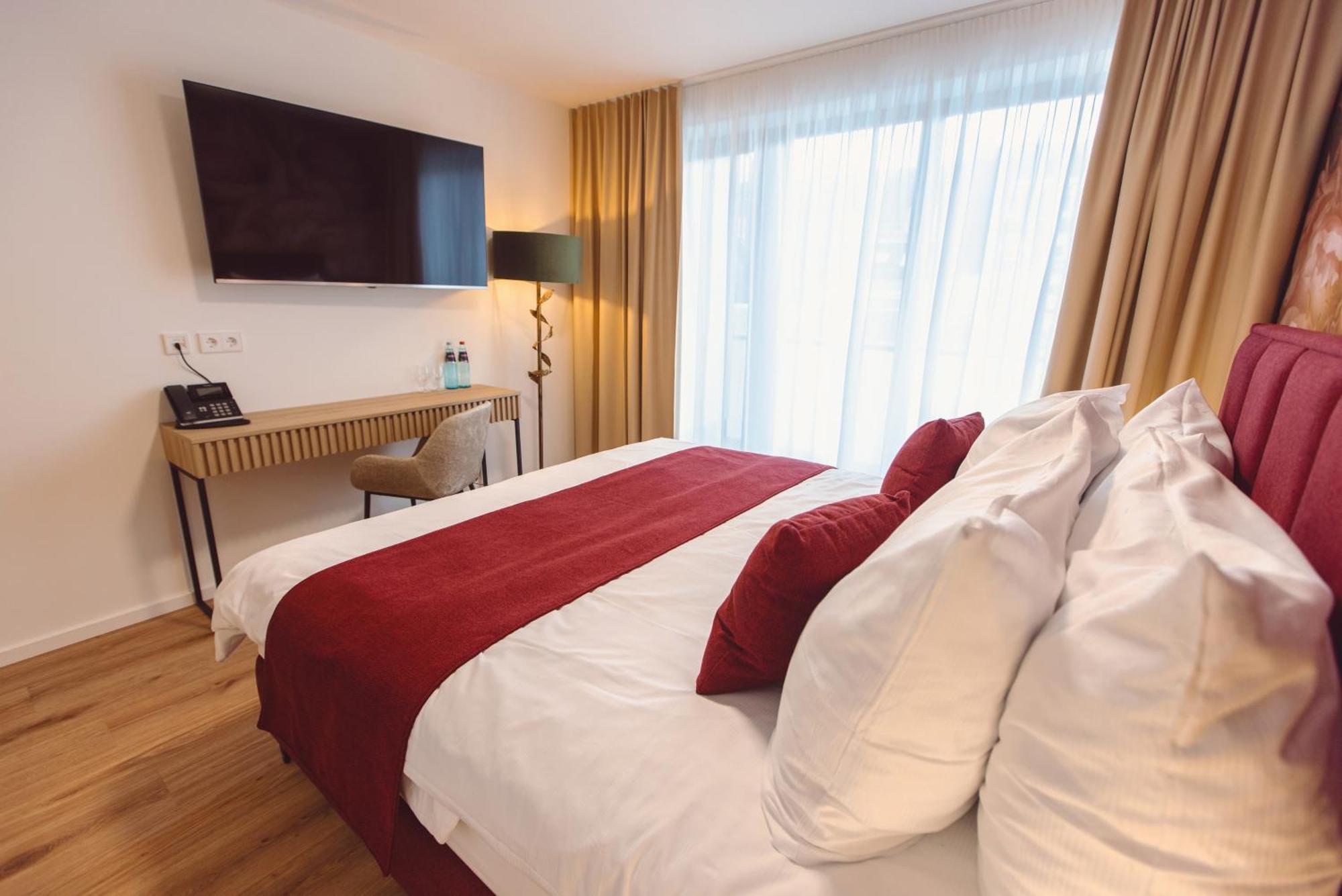 Hotel Am Rathaus Freiburg Bagian luar foto