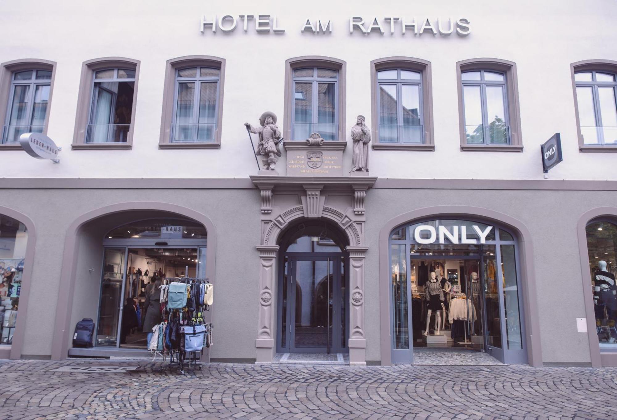 Hotel Am Rathaus Freiburg Bagian luar foto