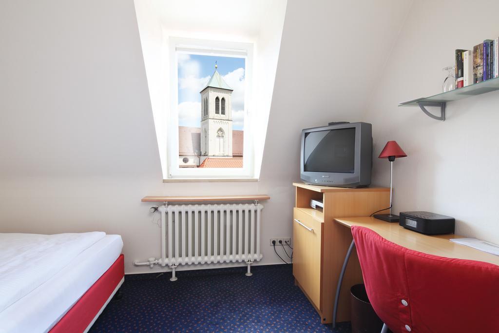 Hotel Am Rathaus Freiburg Ruang foto