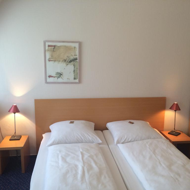 Hotel Am Rathaus Freiburg Bagian luar foto
